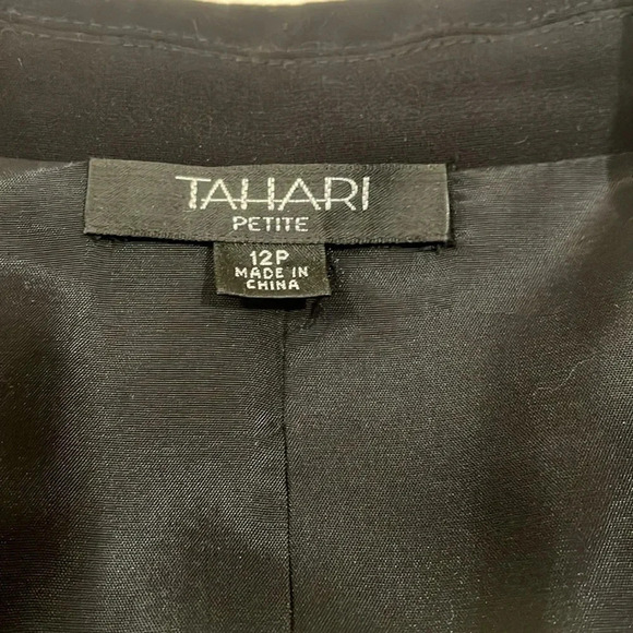 Tahari Lace Blazer Women’s 12 P Dressy Event Jacket Shoulder Pads Black Classic - Picture 2 of 16